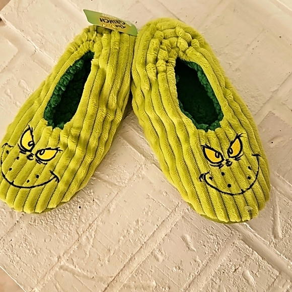 The Grinch slippers size OSFA - Picture 2 of 2